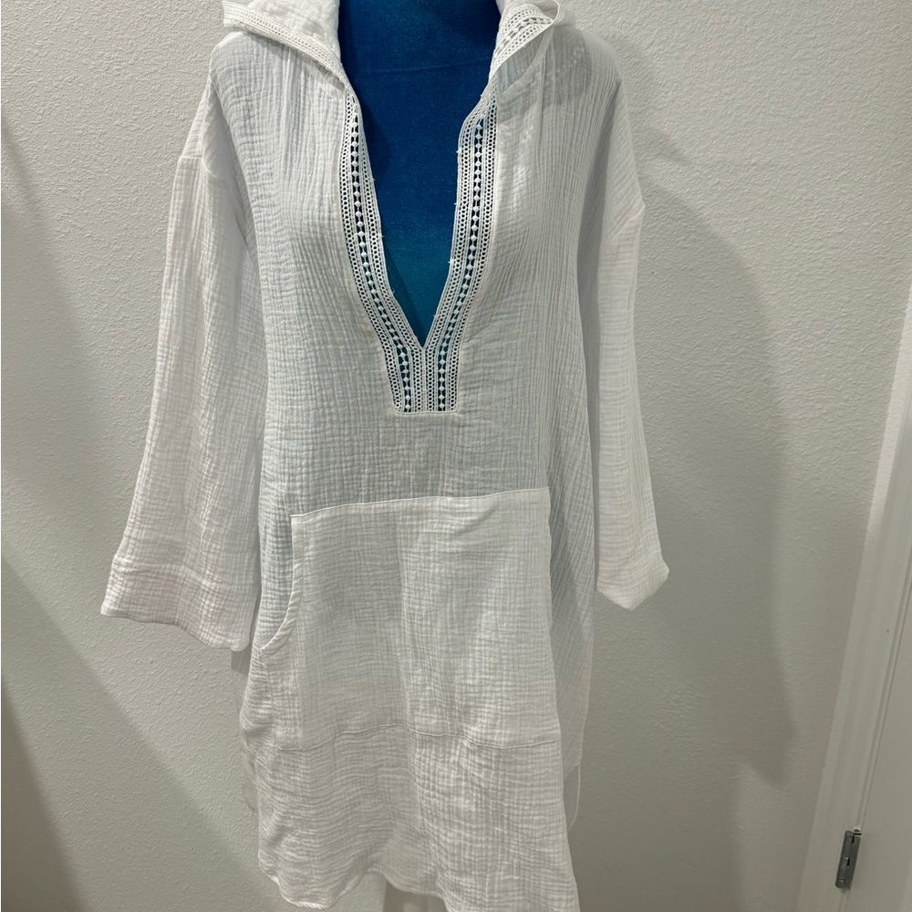 Dreamers White Hooded Tunic Top